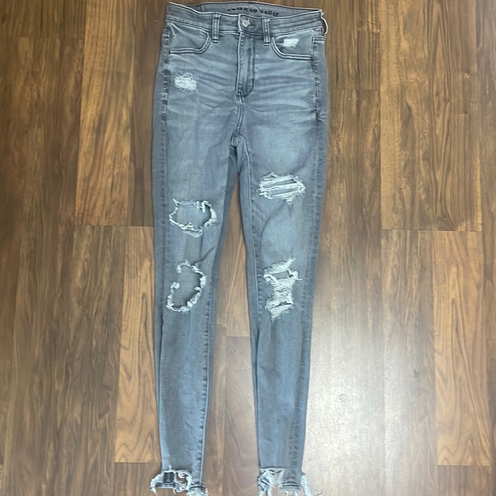 Gray American eagle ripped jeans barely wore!